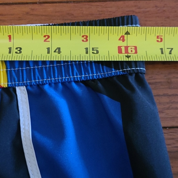 Fabletics Carrie abstract print running shorts - Picture 3 of 10